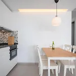 Tamaran 118 *